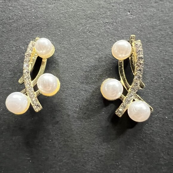 Pearl and Crystal Stem Earrings 18K Yellow Gold Plated - Picture 1 of 1